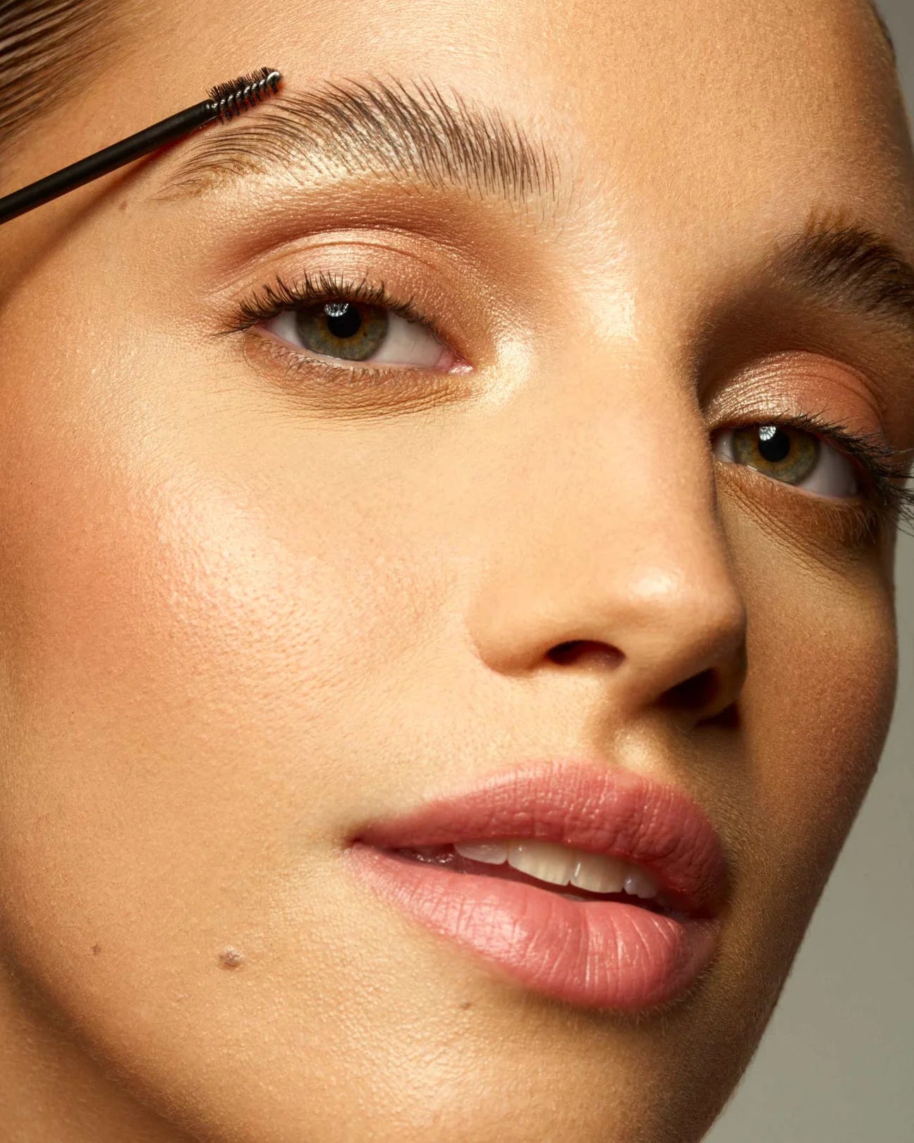 GEISHA BROWS TINTED FIXING MASCARA - Mascara Sopracciglia Definite